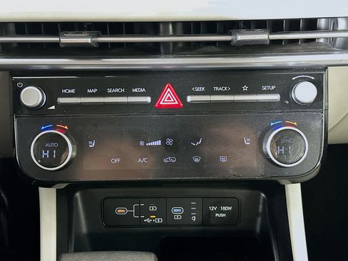 Used 2025 Hyundai Tucson SEL FWD image 23