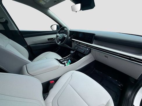 Certified 2025 Hyundai Tucson SE FWD image 26