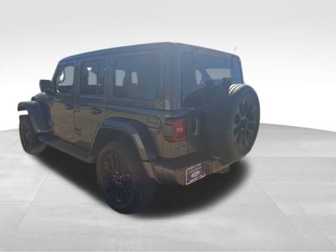 Used 2021 Jeep Wrangler Unlimited Sahara image 5