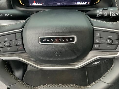 Used 2023 Jeep Wagoneer Series III w/ Preferred Equipment Group image 15