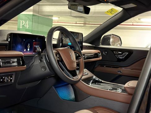 New 2026 Lincoln Aviator Reserve w/ Jet Appearance Package AWD/4WD image 15