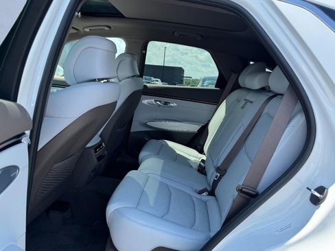 Used 2026 Genesis GV70 2.5T Advanced image 7