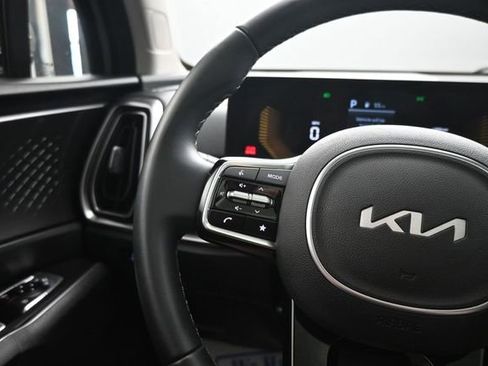 Used 2025 Kia Sorento S w/ Panoramic Sunroof Package FWD image 15