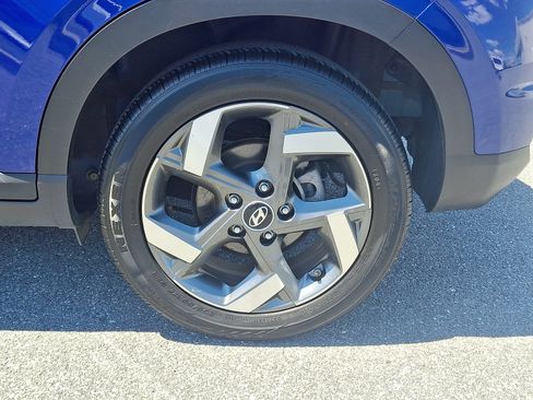 Used 2025 Hyundai Venue SEL FWD image 9