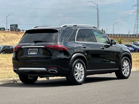 Used 2025 Mercedes-Benz GLE 350 4MATIC w/ Driver Assistance Package image 3