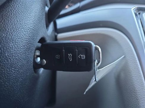 Used 2016 Volkswagen Passat 1.8T R-Line w/ R-Line Lighting Package image 31