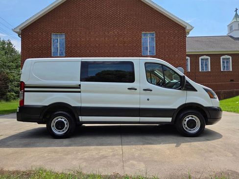 Used 2019 Ford Transit 250 130 Low Roof RWD image 4