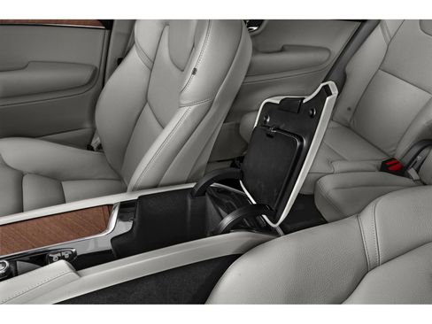 Used 2022 Volvo XC90 T6 Momentum w/ Advanced Package image 12