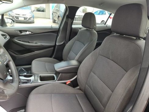 Used 2019 Chevrolet Cruze LT w/ Convenience Package FWD image 13