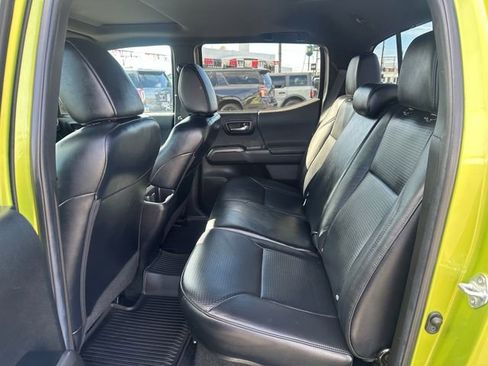 Used 2023 Toyota Tacoma TRD Off-Road w/ TRD Premium Off Road Package image 16