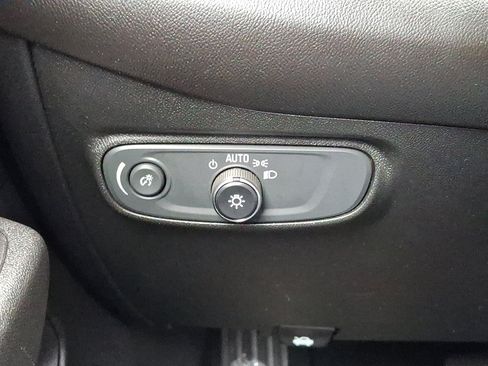 Used 2019 Chevrolet Equinox LT image 23