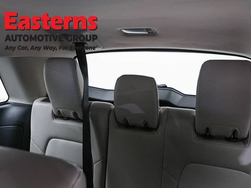 Used 2022 Nissan Pathfinder SL AWD/4WD image 33
