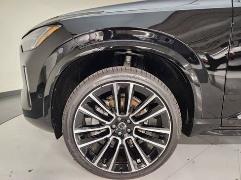 New 2026 Volvo XC90 B6 Plus w/ Protection Package Premier AWD/4WD image 11