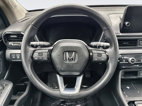 Used 2024 Honda Pilot Touring image 12