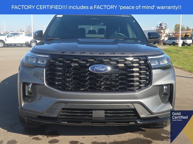 Used 2025 Ford Explorer ST-Line w/ ST-Line Street Pack AWD/4WD image 4
