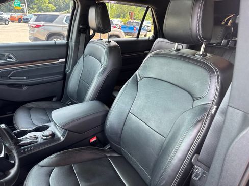 Used 2018 Ford Explorer Limited w/ Equipment Group 301A AWD/4WD image 23