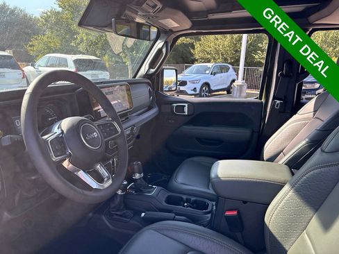 Used 2024 Jeep Wrangler High Altitude AWD/4WD image 18