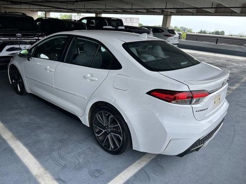 Used 2020 Toyota Corolla SE w/ Carpet Mat Package (TMS) FWD image 2