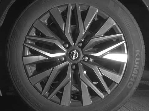 Used 2025 Nissan Altima 2.5 SV image 14