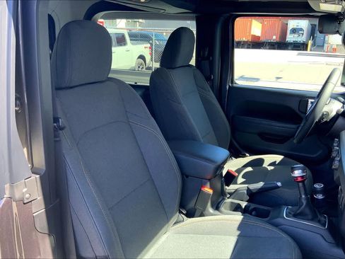 Used 2025 Jeep Wrangler Sport AWD/4WD image 13