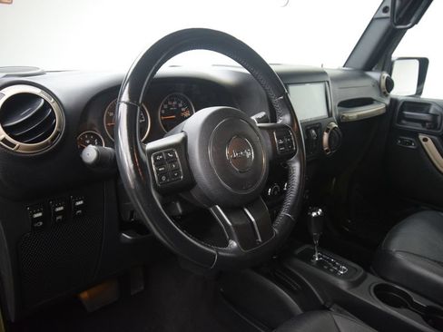 Used 2016 Jeep Wrangler Unlimited Sahara AWD/4WD image 13