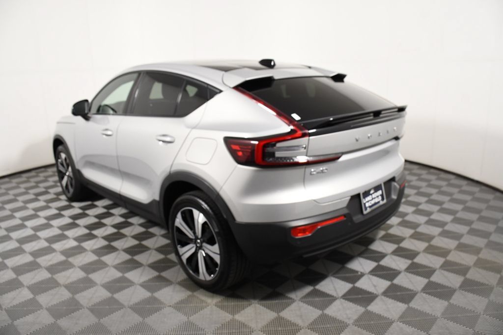 Used 2023 Volvo C40 Recharge Core AWD/4WD image 4