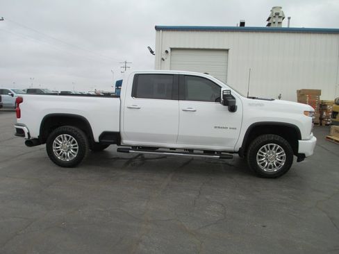 Used 2023 Chevrolet Silverado 2500 High Country image 4