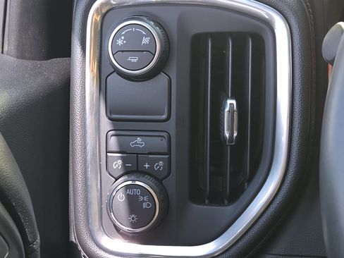 Used 2019 Chevrolet Silverado 1500 LT image 22