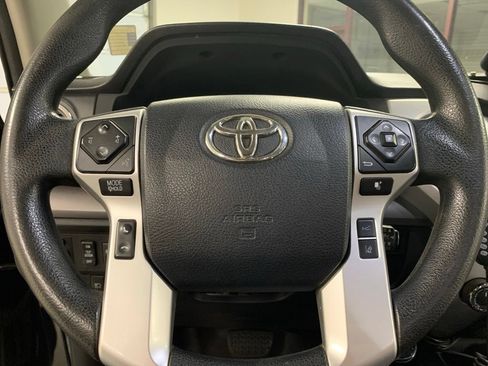 Used 2018 Toyota Tundra SR5 w/ SR5 Upgrade Package AWD/4WD image 18