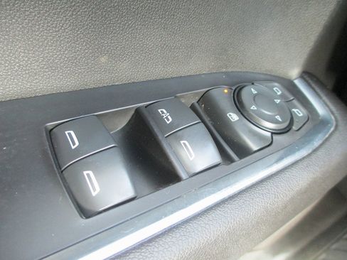 Used 2023 GMC Sierra 1500 SLE image 23