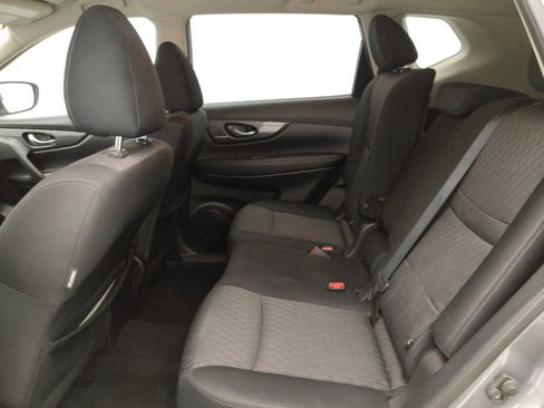Used 2020 Nissan Rogue SV FWD image 18