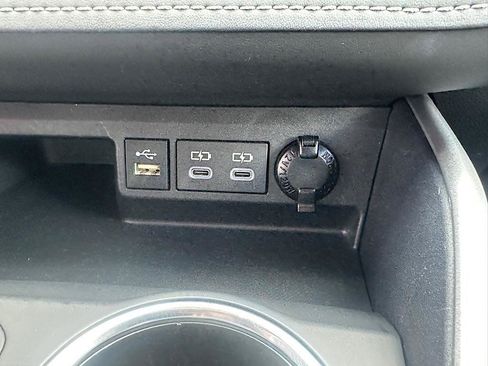 Certified 2024 Toyota Highlander Limited image 28