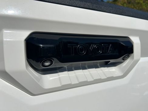 Used 2024 Toyota Tundra Limited image 31