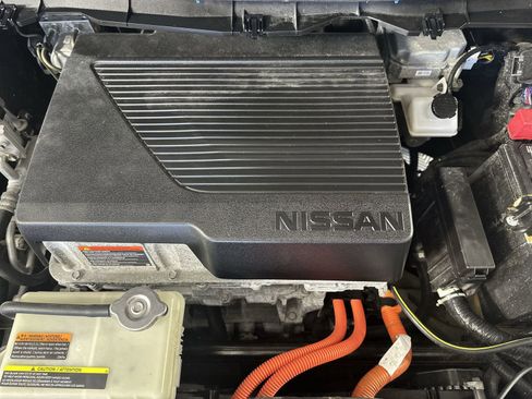 Used 2022 Nissan Leaf SV Plus image 27