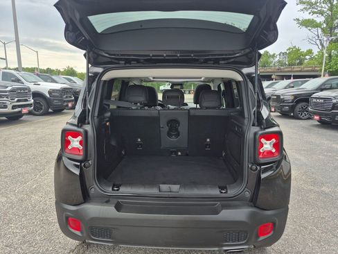 Used 2022 Jeep Renegade Limited w/ Sun, Sound & Wheels Group AWD/4WD image 12