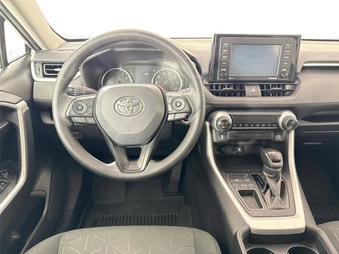 Used 2021 Toyota RAV4 XLE FWD image 27