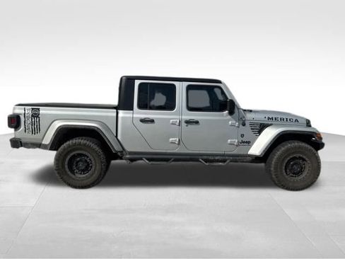 Used 2022 Jeep Gladiator Sport image 11