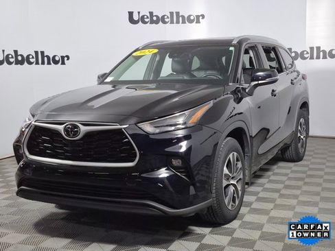 Certified 2024 Toyota Highlander XLE image 3