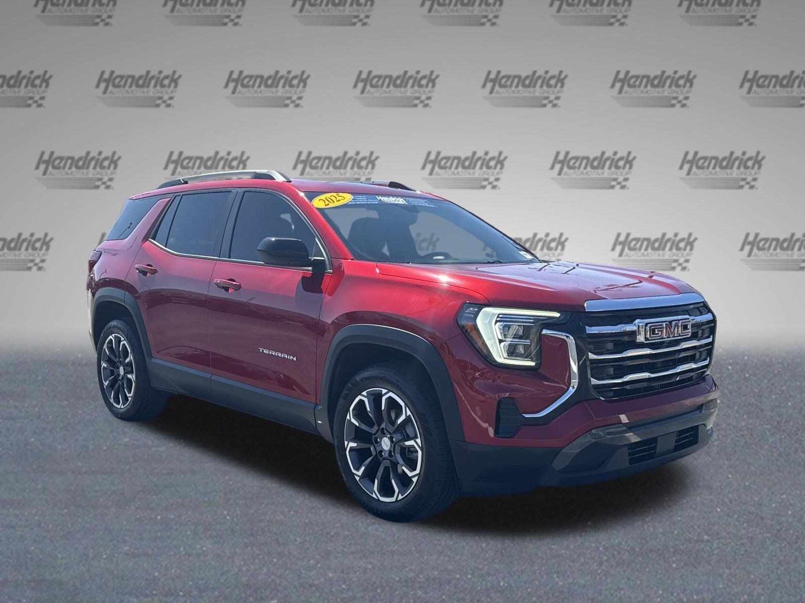 Used 2025 GMC Terrain Elevation w/ Elevation Premium Package AWD/4WD image 2