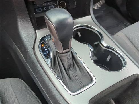 Used 2019 Jeep Grand Cherokee Laredo RWD image 12
