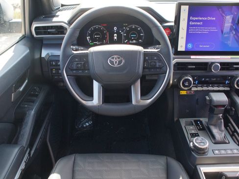 Used 2025 Toyota Tacoma TRD Off-Road AWD/4WD image 5
