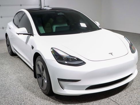 Used 2022 Tesla Model 3 Long Range AWD/4WD image 5