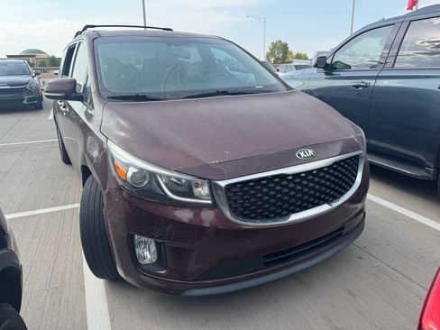 Used 2018 Kia Sedona EX FWD image 4