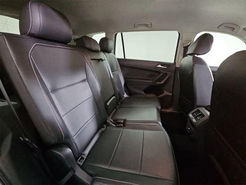 Used 2021 Volkswagen Tiguan SE image 20