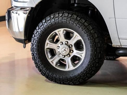 Used 2018 RAM 2500 SLT AWD/4WD image 45