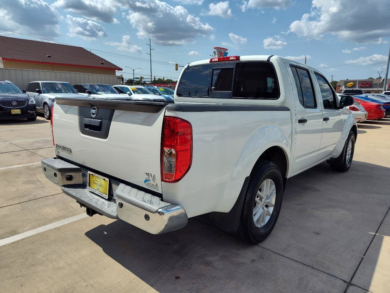 Used 2017 Nissan Frontier SV w/ SV Value Truck Package RWD image 4