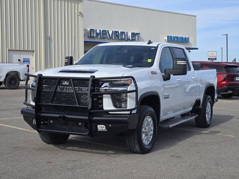 Used 2020 Chevrolet Silverado 2500 LT w/ Texas Edition image 3
