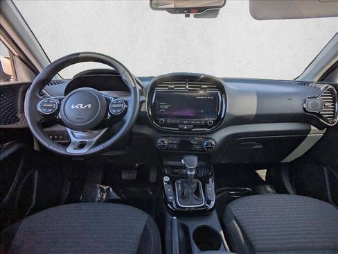 Used 2025 Kia Soul EX image 15