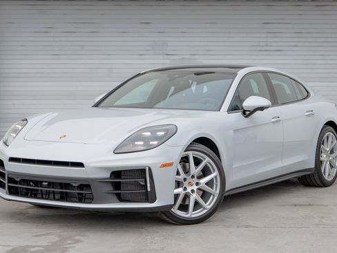 Certified 2024 Porsche Panamera 4 image 1