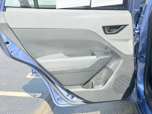 Used 2025 Subaru Crosstrek 2.0i Premium image 16